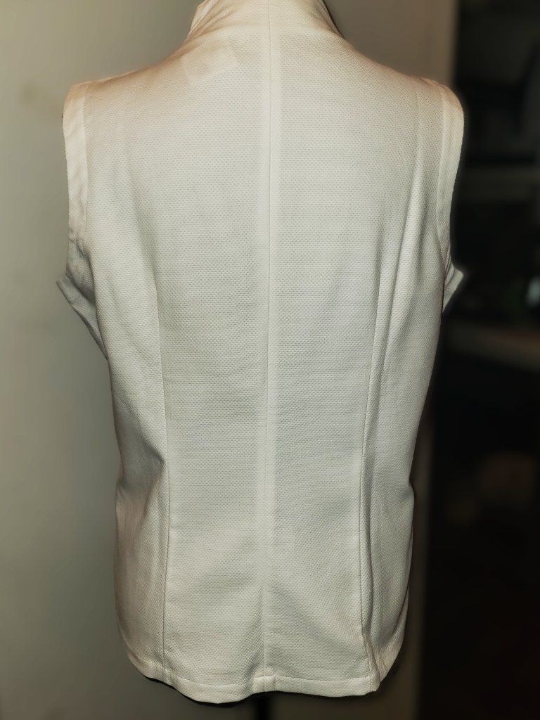 Nwt! Wallmann/Gorsuch White Textured Sleeveless Blouse - 36/6 — image 2 of 3